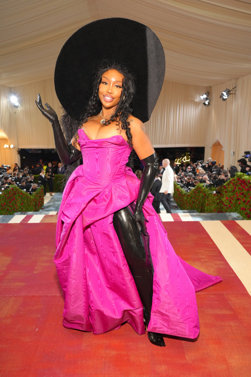 SZA na Met Gala 2022 /Kevin Mazur /Getty Images