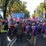 "Szacunek i godna płaca". Budżetówka protestuje w Warszawie