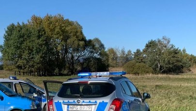 Szaleńcza ucieczka przed policją. Kierowca o mało nie przejechał funkcjonariusza