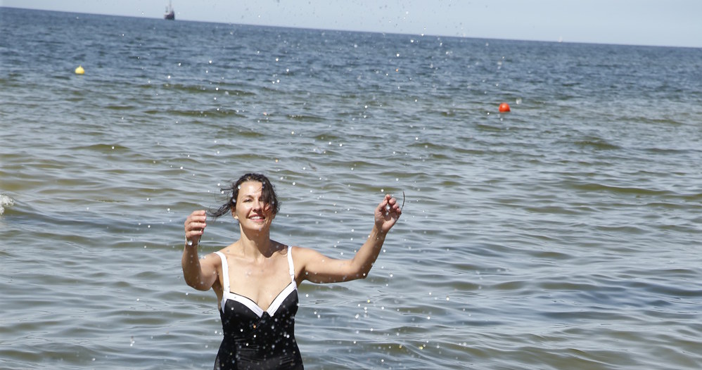 Anna Popek Relaksuje Się Na Plaży W Międzyzdrojach Pomponikpl 4133