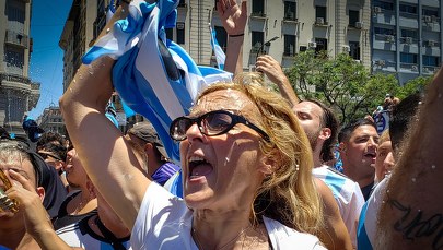 Szaleństwo nawiedziło Buenos Aires. Piłkarze musieli przesiąść się do helikopterów