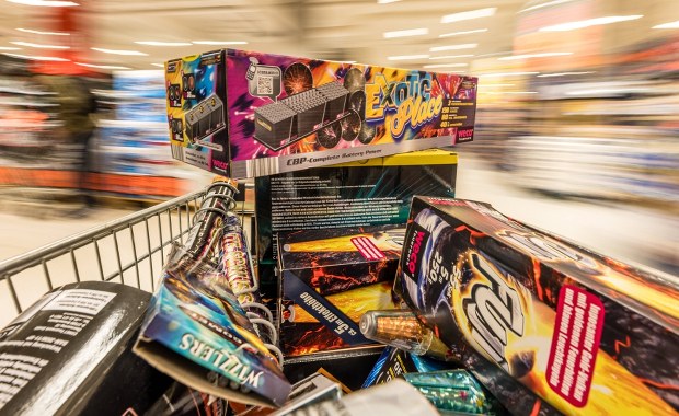 Szaleństwo sylwestrowej nocy. Polskie fajerwerki hitem w Niemczech, kupują je na potęgę