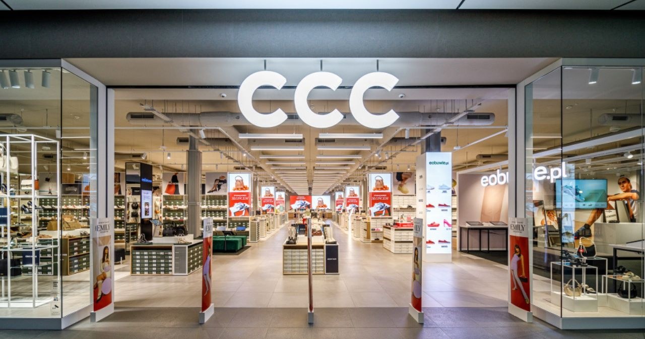 Szalone promocje w CCC! Weź dwa, zapłać za jeden i odzyskaj pieniądze! /ccc /INTERIA.PL