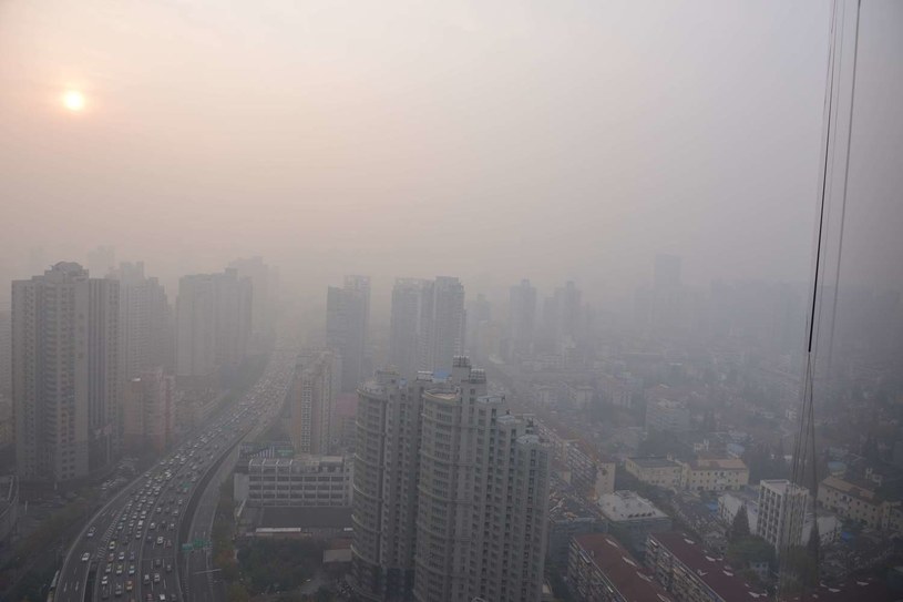 Szanghaj w smogu /AFP