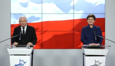 ​Szare podium Beaty Szydło