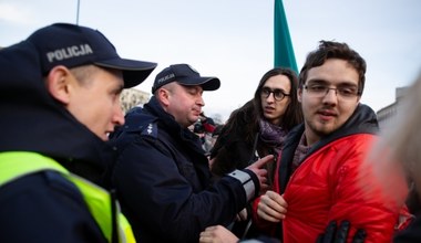 Szarpanina podczas protestu rodziców