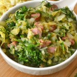 Szatkuję i duszę na maśle z koperkiem zamiast młodej kapusty. Smakuje o wiele lepiej