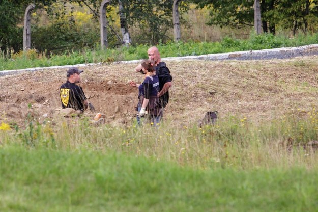 Szczątki czternastu ciał znaleziono na terenie byłego obozu niemieckiego Gross Rosen w Rogoźnicy /RMF FM