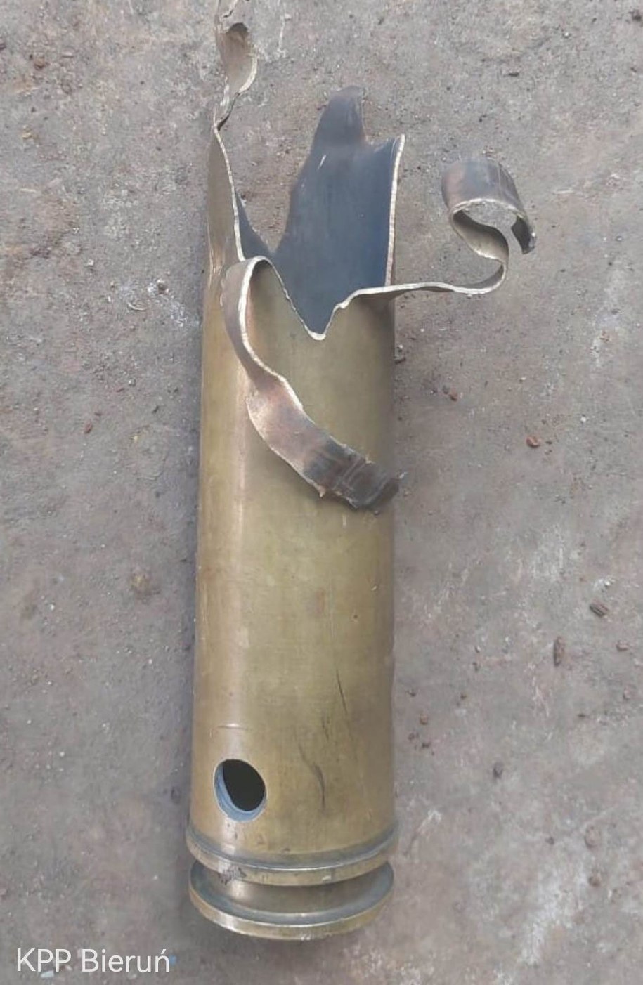 Szczątki pocisku, który ciął pracownik oczyszczalni /KPP Bieruń /Policja