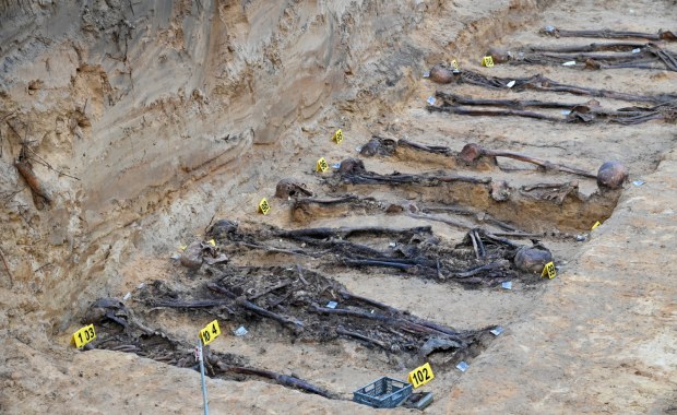 Szczątki ponad stu osób odnaleziono na terenie byłego obozu jenieckiego Stalag II D