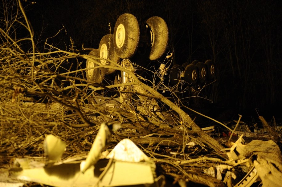 Szczątki prezydenckiego samolotu pod Smoleńskiem. TU-154 M rozbił się 10 kwietnia 2010 r. /Jacek Turczyk /PAP