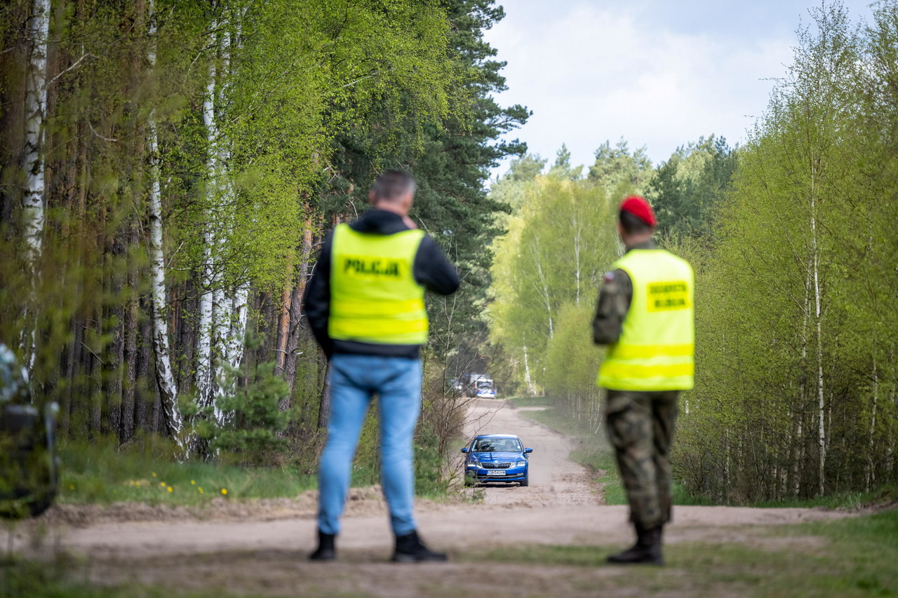 Szczątki rakiety w lesie pod Bydgoszczą. Polska poprosiła o pomoc USA