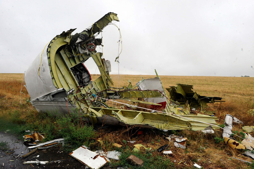 Szczątki samolotu i ofiar znajdowały się na terenie walk wojska ukraińskiego i separatystów /Alexander KHUDOTEPLY /AFP/East News