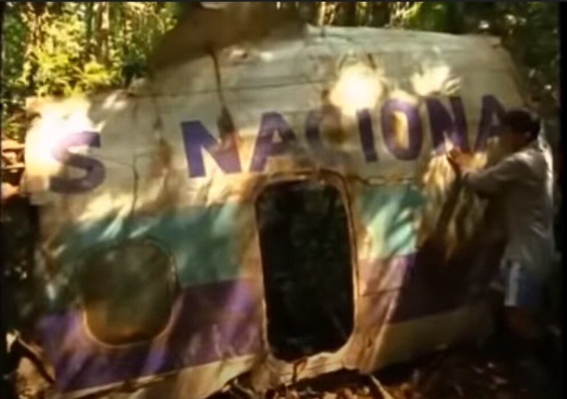 Szczątki samolotu lotu LANSA Flight 508 znalezione w amazońskiej dżungli /YouTube