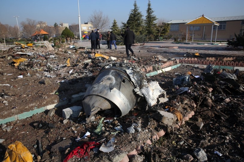 Szczątki zestrzelonego boeinga ukraińskich linii lotniczych /AFP