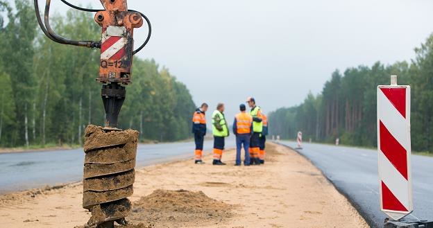 Szczątki żołnierzy znaleziono na budowie obwodnicy Stalowej Woli i Niska /&copy;123RF/PICSEL
