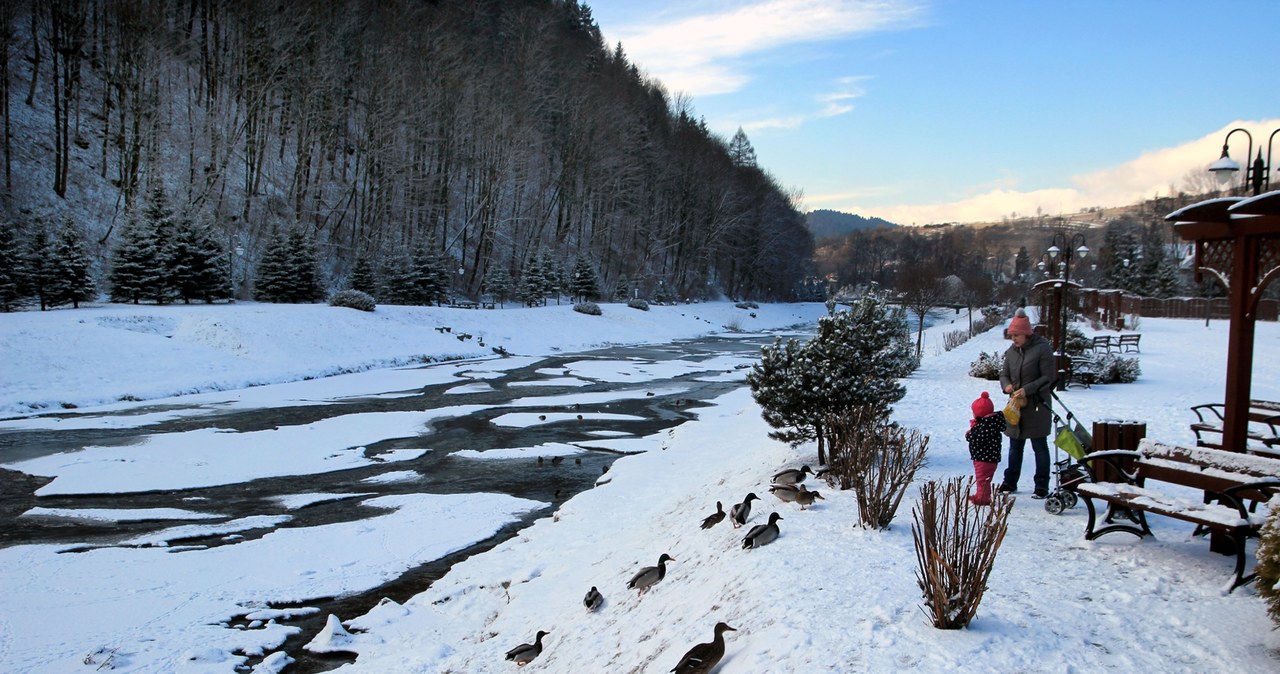 Szczawnica to strzał w dziesiątkę, jeśli chodzi o zimowy wypad. Oferuje zachwycające widoki i wiele miejsc w sam raz na spacer. /Instagram