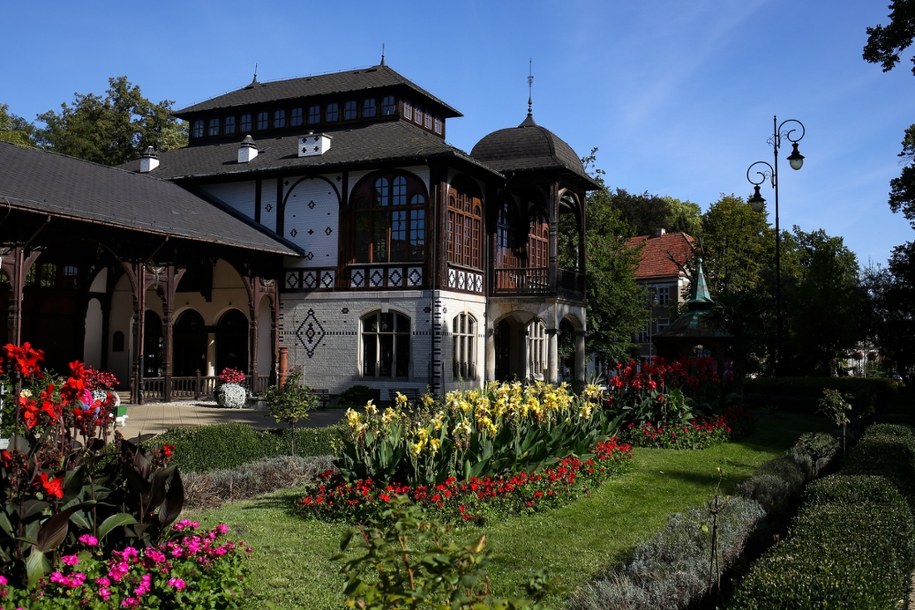Szczawno-Zdrój - perła uzdrowisk na Dolnym Śląsku /Shutterstock