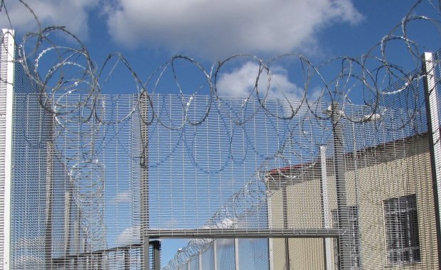 Szczecin: Policjanci zatrzymali 40-letniego więźnia, który wczoraj uciekł z kantyny