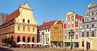 Szczecin, Stary Rynek z gotyckim ratuszem z XV w. /Encyklopedia Internautica