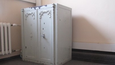 Szczecin: Tajemniczy sejf czeka na ślusarza