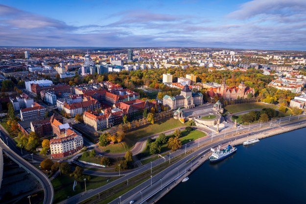 Szczecin z lotu ptaka ma zdjęciu ilustracyjnym /Shutterstock