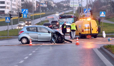 Szczecin: Zderzenie osobówki z autobusem