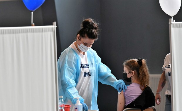 Szczepienia 12+. Michał Dworczyk wyjaśnia wczorajszy przekaz