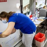 Szczepienia a epidemia. Prof. Włodzimierz Gut: Na razie jesteśmy na zakręcie