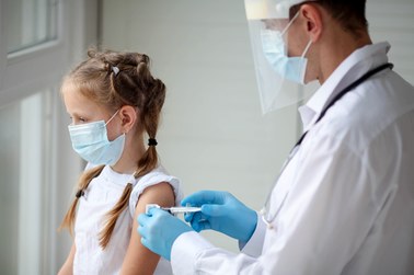 Szczepienia dzieci w wieku 5-11 lat. Jak się zarejestrować?