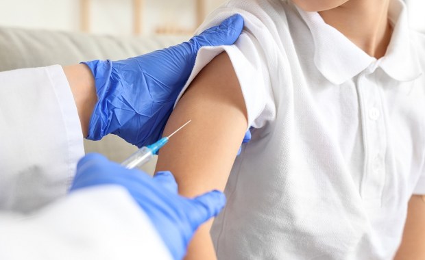 Szczepienia najmłodszych obowiązkowe? Tak to widzą Polacy SONDAŻ 