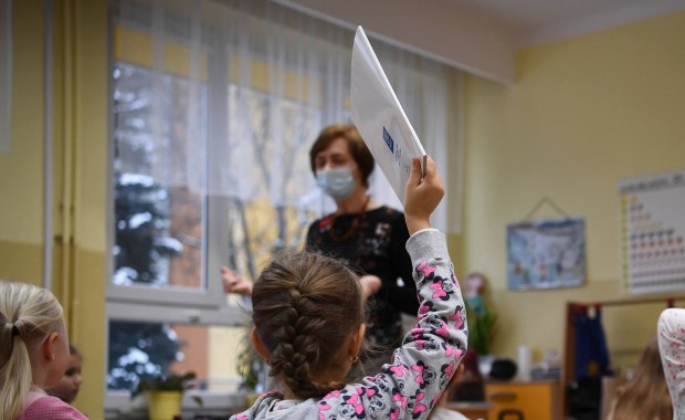 Szczepienia nauczycieli. Dziś ruszają zapisy