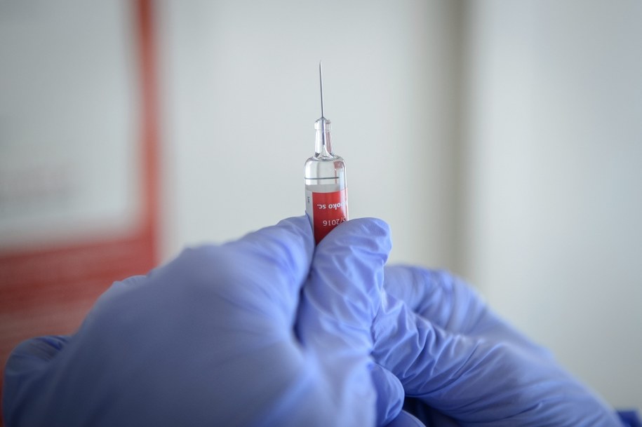 Szczepienia przeciw grypie są najskuteczniejszą i najtańszą strategią zapobiegania grypie. /Wojciech Pacewicz /RMF FM