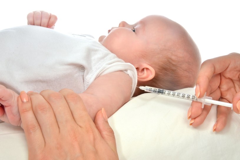 Szczepienia są niezbędne dla zdrowego rozwoju dziecka /123RF/PICSEL
