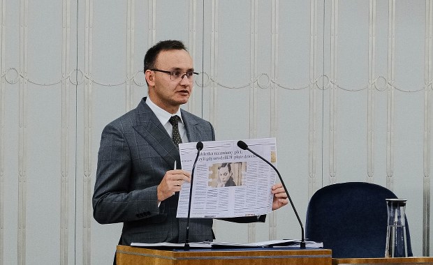 Szczepienie dzieci przeciw Covid-19 to "eksperyment"? Reakcja premiera