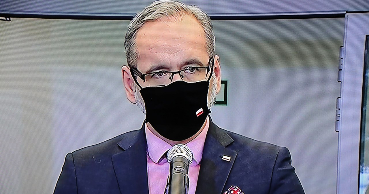 Szczepienie ozdrowieńców tylko jedną dawką? Niedzielski wyjaśnia