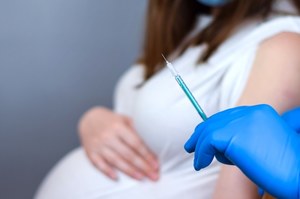 ​Szczepienie przeciw covid w czasie starań o dziecko i podczas ciąży