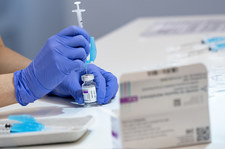 Szczepionka AstraZeneca: Opublikowano wyniki nowych testów klinicznych