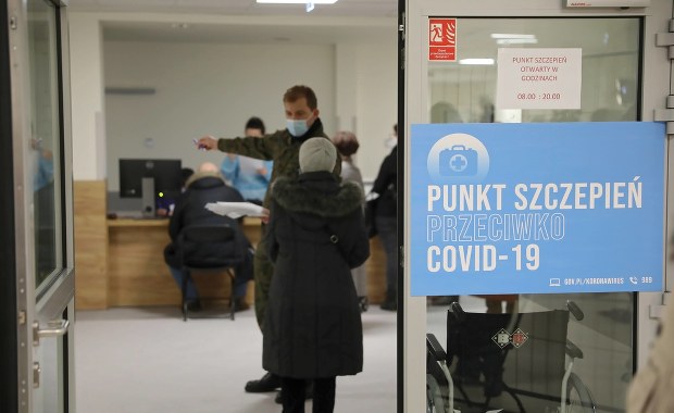 Szczepionka AstraZeneki dla osób między 18. a 60. rokiem życia