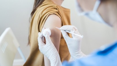 ​Szczepionka dla dzieci wstrzymana w obrocie. GIF wyjaśnia