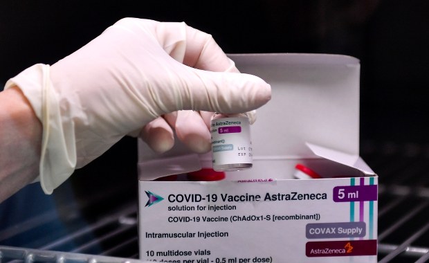Szczepionka firmy AstraZeneca zmienia nazwę