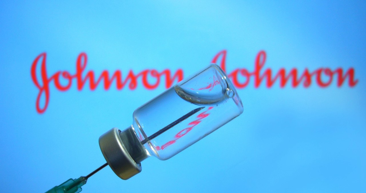 Szczepionka Johnson & Johnson zgłoszona do zatwierdzenia w UE. Nad już dopuszczonymi ma przewagę