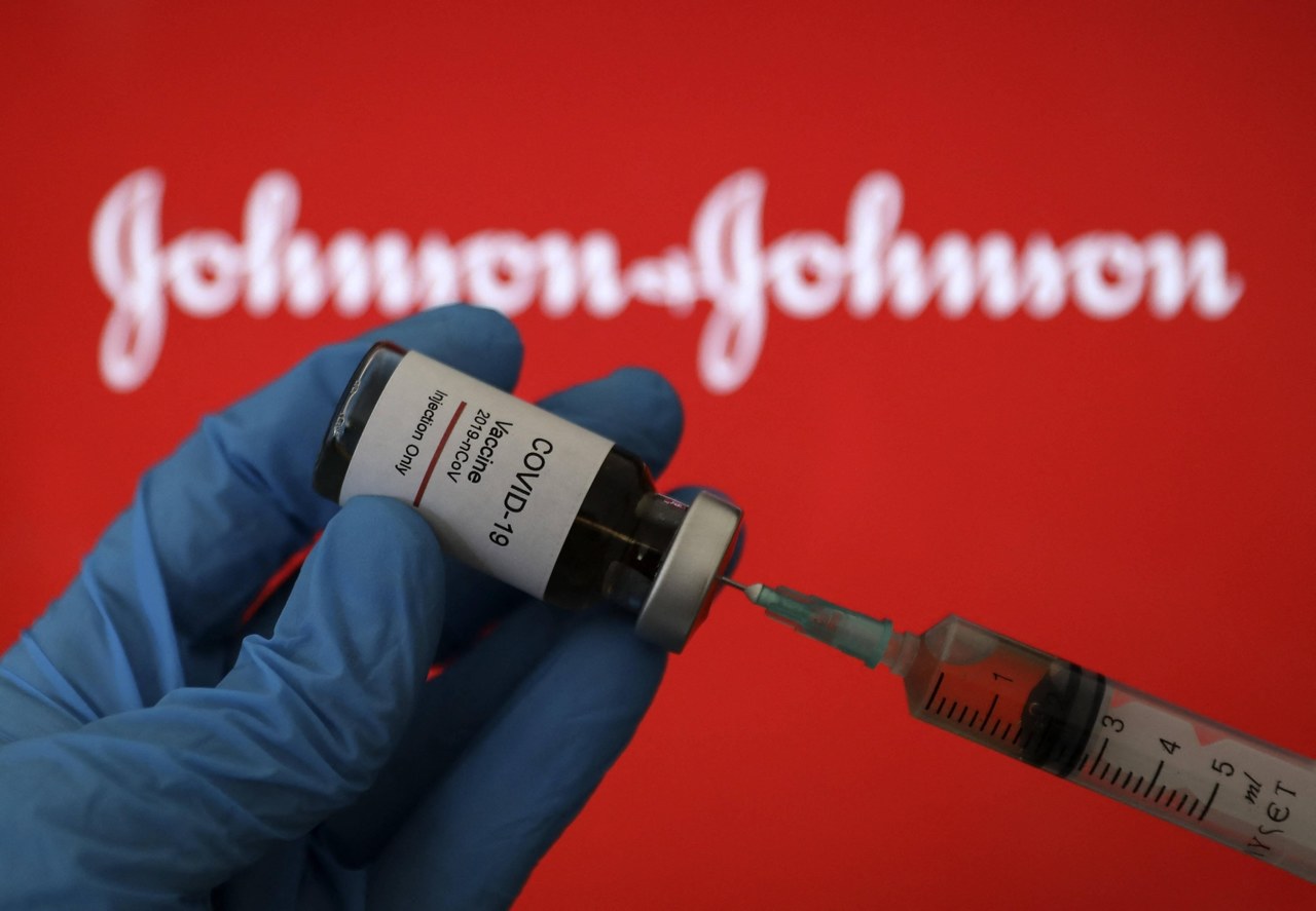 Szczepionka Johnson&Johnson skuteczna po jednej dawce? 