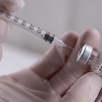 Szczepionka Pfizera już dla 12-latków: Amerykanie obniżają granicę wieku