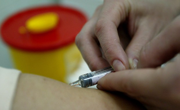 Szczepionki na grypę rozchodzą się błyskawicznie. "W ciągu tygodnia sprzedałem tyle, co w zeszłym roku"