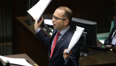 Szczerba wyląduje na partyjnym dywaniku. "To nie czas na tanie gadżeciarstwo"