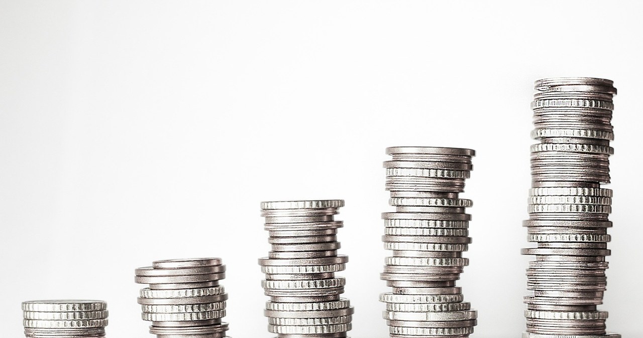 Szczęście rośnie proporcjonalnie do zarabianych pieniędzy /Pixabay.com