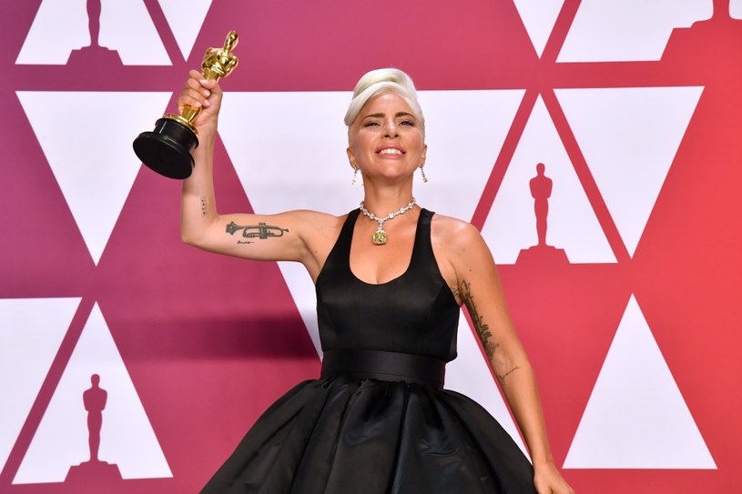 Szczęśliwa i dumna Lady Gaga z Oscarem /Steve Granitz /Getty Images