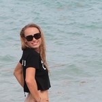 Szczęśliwa Karolina Woźniacka na plaży w Miami