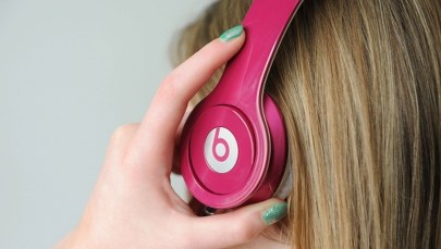 Szczęśliwa muzyka zwiększa naszą kreatywność